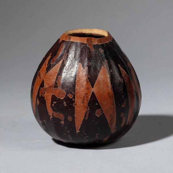 A WELL PATINATED GOURD SNUFF CONTAINER, ZULU TRIBE S AFRICA ( No 1483)