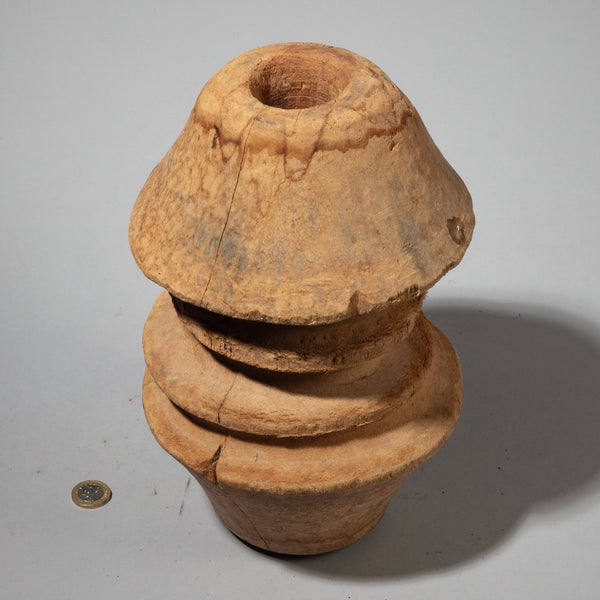 AN OLD, WELL USED WELL PULLEY FROM THE TUAREG TRIBE OF THE SAHARA, W.AFRICA( No 1840)