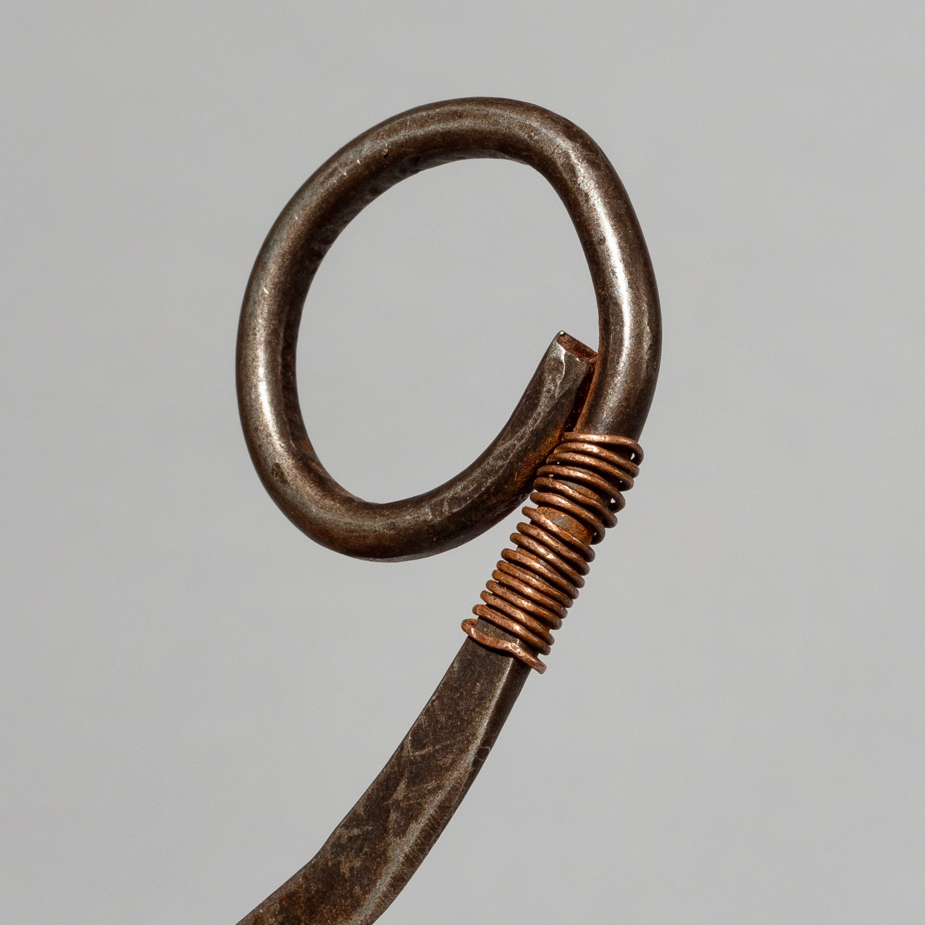 AN IRON KNIFE RING, TURKANA TRIBE OF KENYA, E.AFRICA ( No 1978)