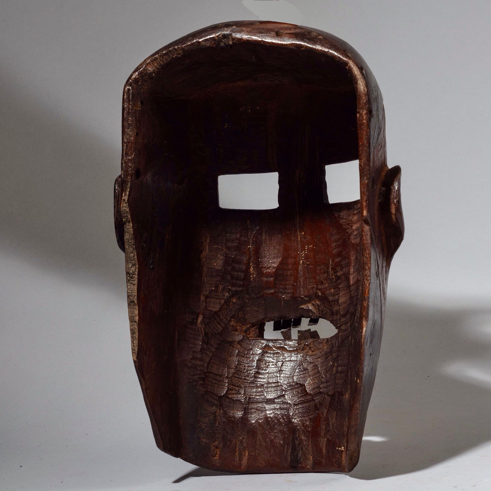 A STRIKING AND BIG MASK FROM THE SUKUMA TRIBE, TANZANIA, EAST  AFRICA ( No 1953 )