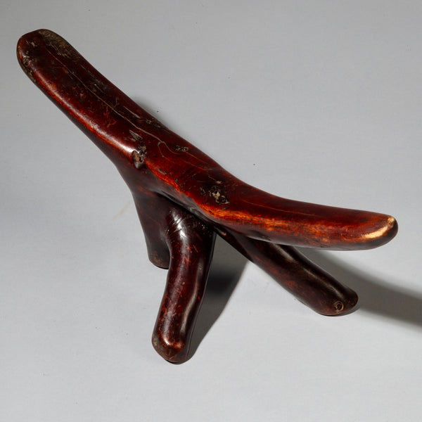 A MAGNIFICENT, LARGE HEADREST, DADINGA TRIBE OF EAST AFRICA   ( No 2061)
