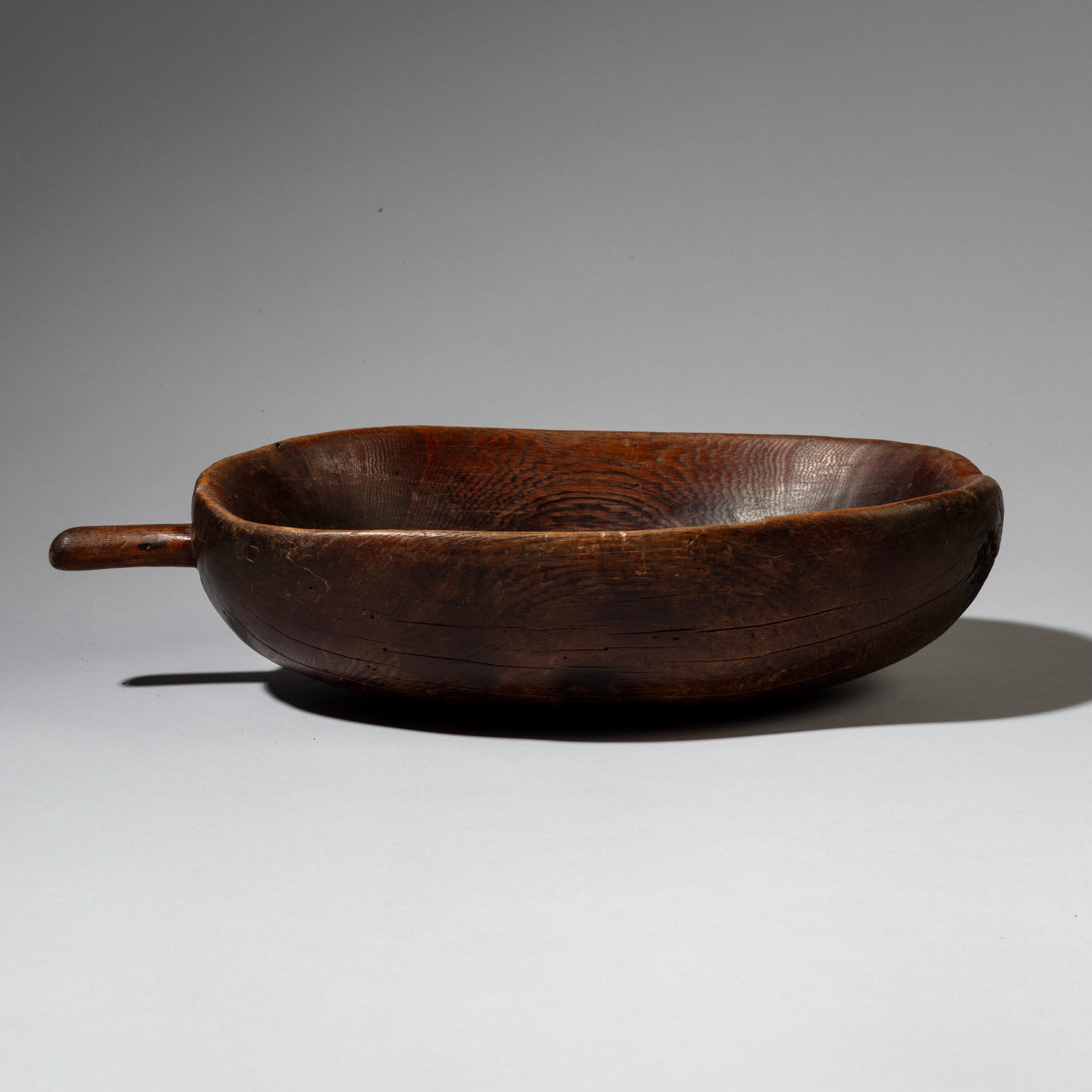 A WELL PATINATED BOWL WITH INDIGENOUS REPAIR, FROM TUTSI TRIBE OF RWANDA ( No 2049)