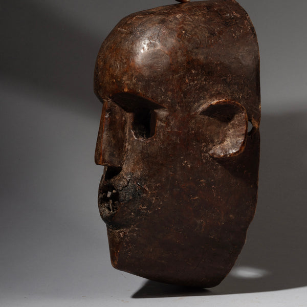 A DRAMATIC LARGE MASK FROM THE SUKUMA TRIBE, TANZANIA, EAST  AFRICA ( No 1951 )