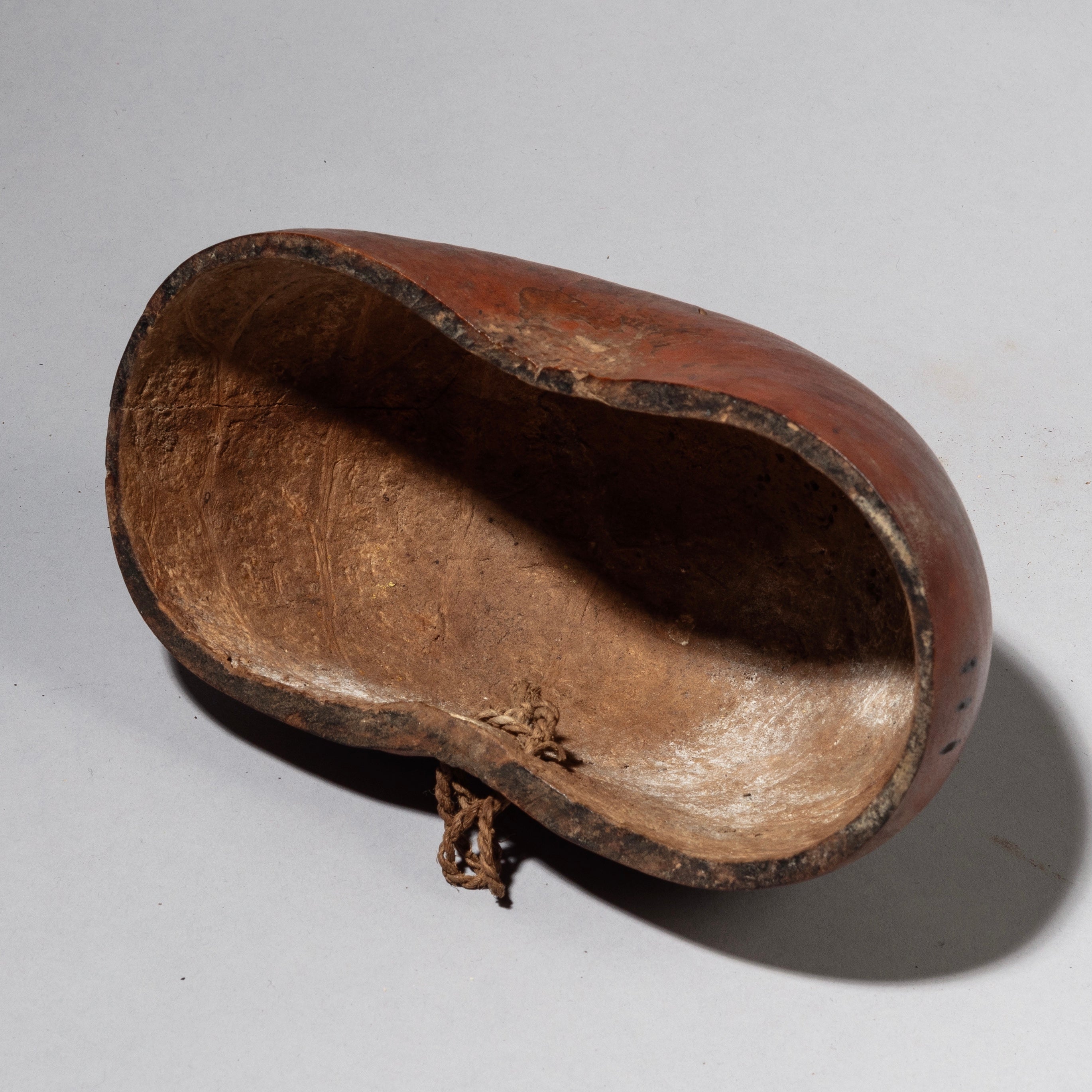 A SMALL GOURD DIVINATION BOWL, EWE TRIBE OF GHANA W.AFRICA ( No 2215)