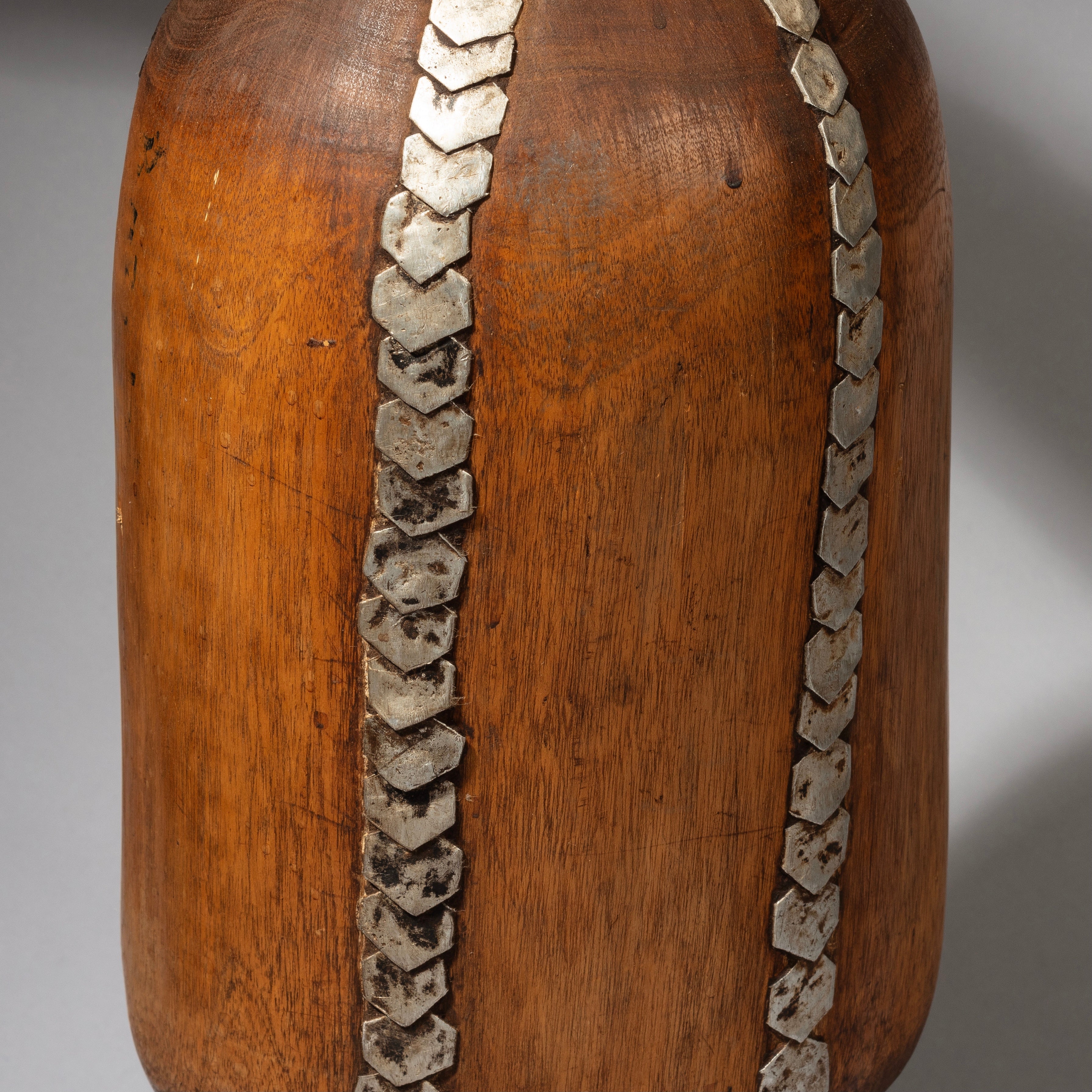 A LARGE GRAPHIC TUTSI TRIBE REPAIRED  HONEY POT ( No 2174)