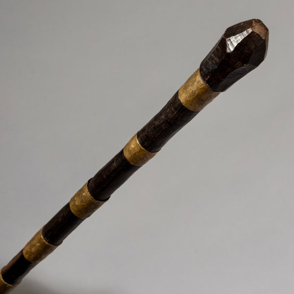 A LOVELY LATUKU STAFF WITH BRASS STRIPES, EAST AFRICA ( No 2222)