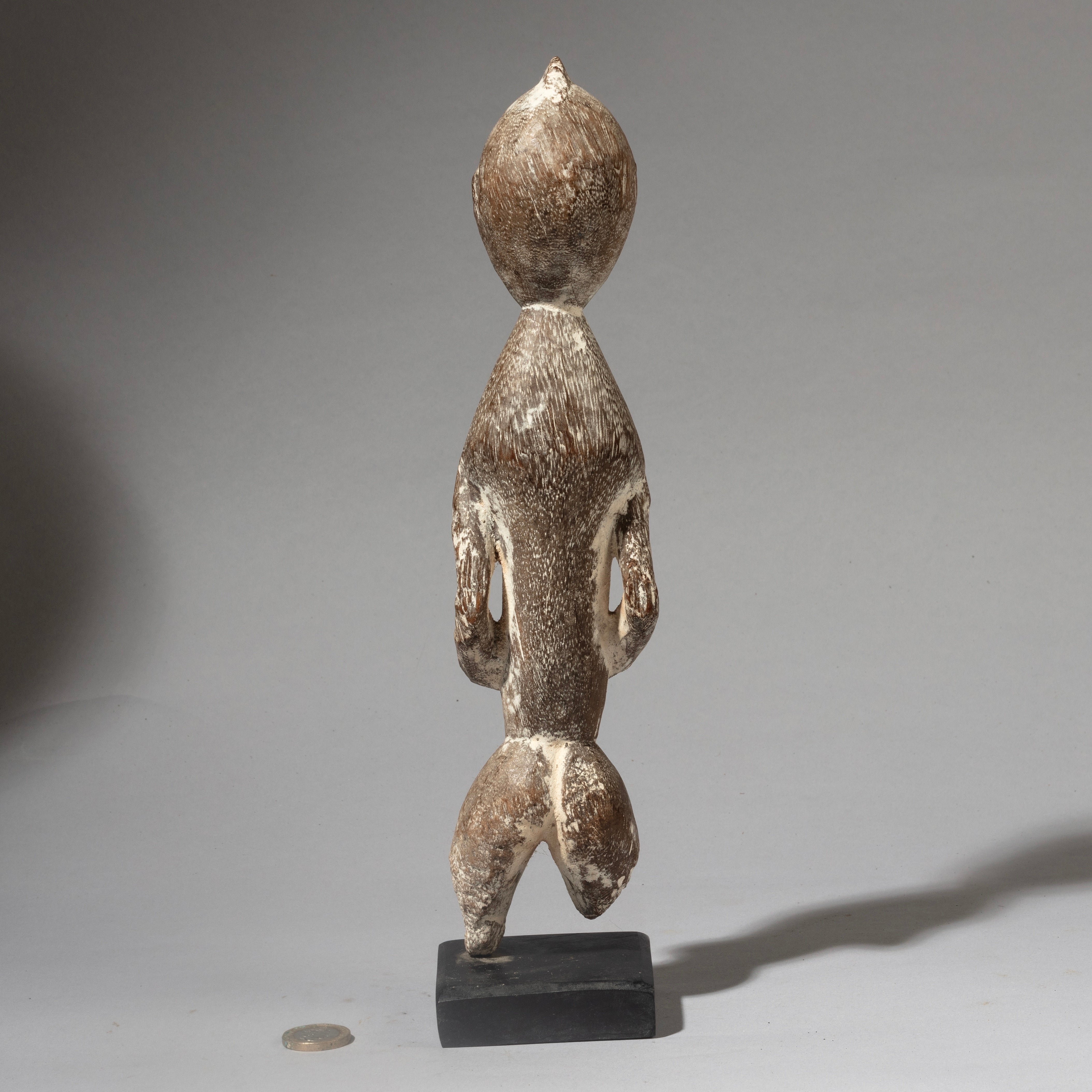 A ELEGANT ENCRUSTED  PIGMENT POWER OBJECT EWE TRIBE FROM GHANA( No 4497 )