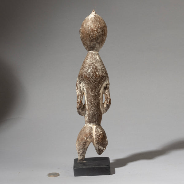 A ELEGANT ENCRUSTED  PIGMENT POWER OBJECT EWE TRIBE FROM GHANA( No 4497 )