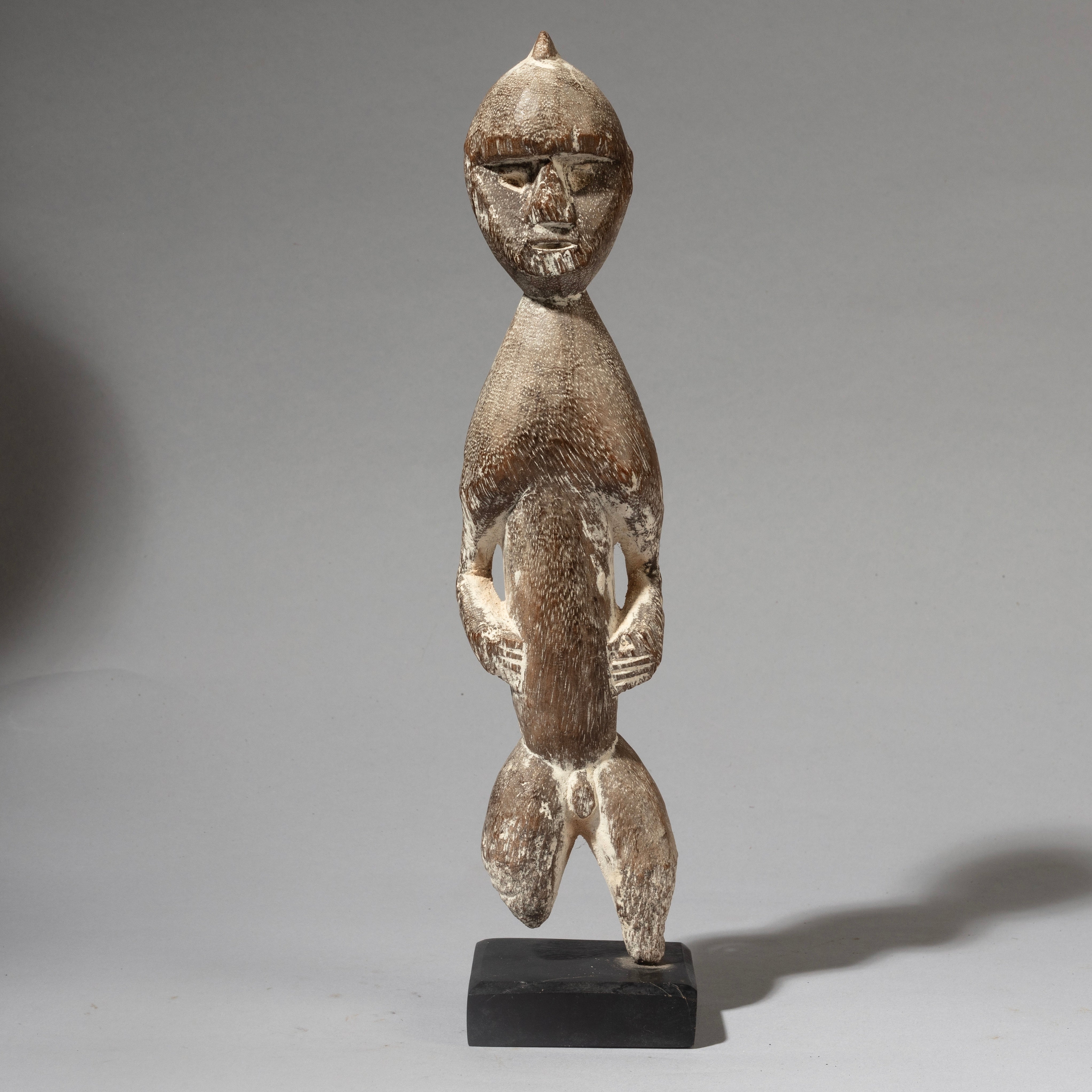 A ELEGANT ENCRUSTED  PIGMENT POWER OBJECT EWE TRIBE FROM GHANA( No 4497 )