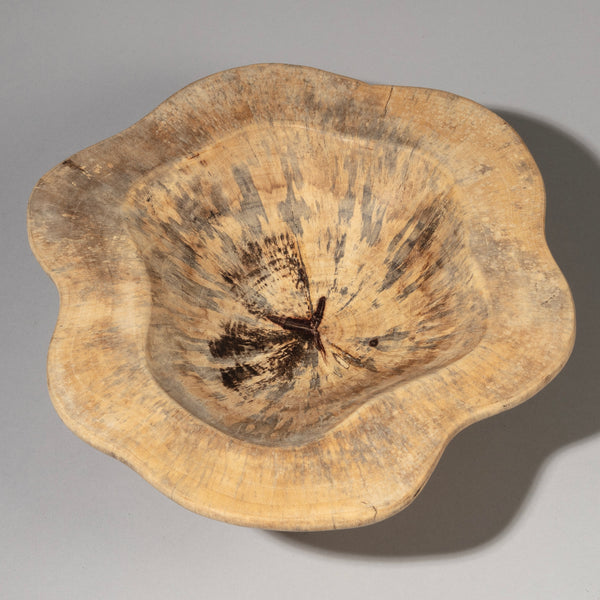 A UNIQUELY SHAPED TAMARIND WOOD BOWL FROM INDONESIA ( No 1879)