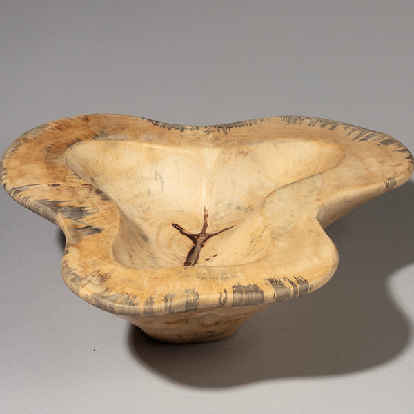 A WONDERFUL TAMARIND WOOD BOWL FROM INDONESIA( No 1880)