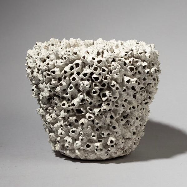 A SCULPTURAL BARNACLE POT FROM INDONESIA( No 1962)