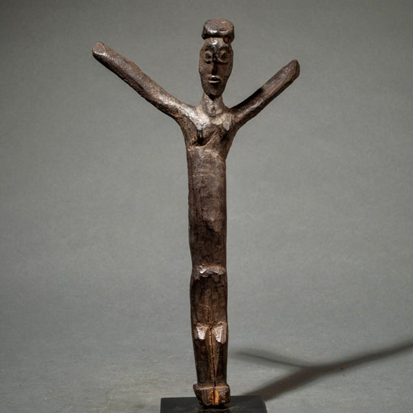 A DYNAMIC LOBI WITH OUTSTRETCHED ARMS (No 178)