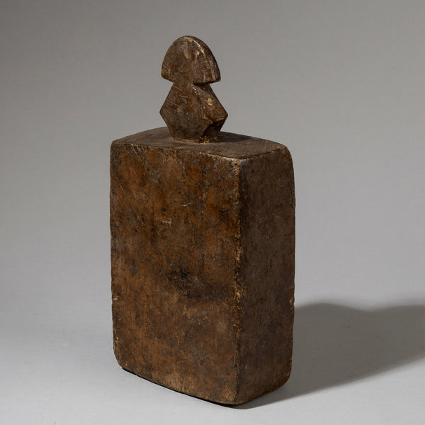 A PORTABLE BLOCK, NUPE TRIBE OF NIGERIA W AFRICA ( No 4031 )