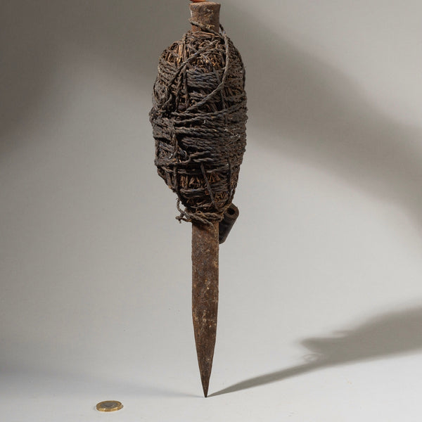 A LARGE MYSTERIOUS SPIKE FETISH FON TRIBE  BENIN W AFRICA ( No 3033 )