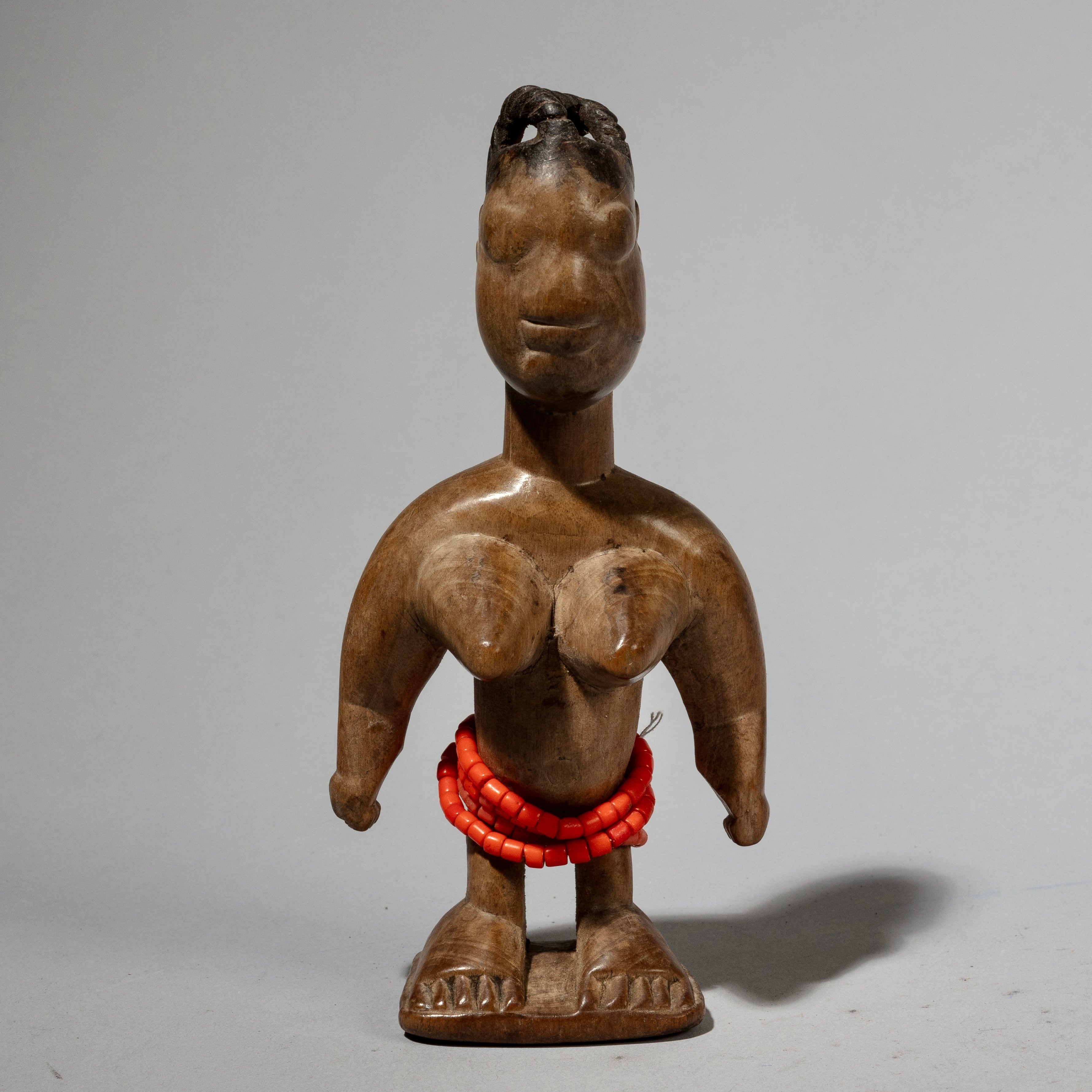 A GLOSSILY PATINATED EWE VENAVI WITH WORN FACE + TRIBAL HAIRSTYLE ( No 1724)