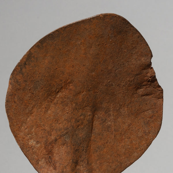 A SIMPLE IRON HOE CURRENCY FROM CAMEROON WEST AFRICA( No 1657)