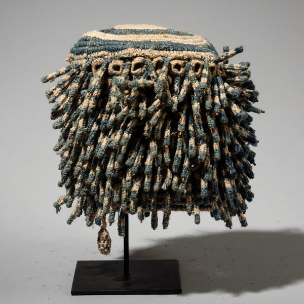 A FINGERLING HAT FROM THE BAMILEKE TRIBE OF CAMEROON W.AFRICA ( No 1838)