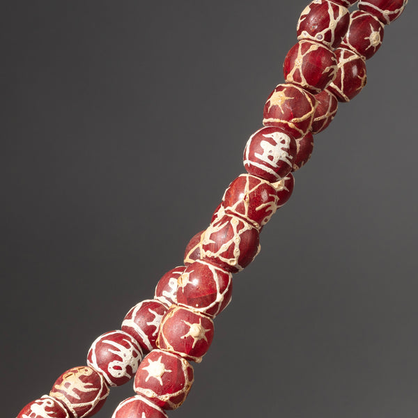 RED GLASS BEAD NECKLACE FROM JAVA, INDONESIA( No 1475)