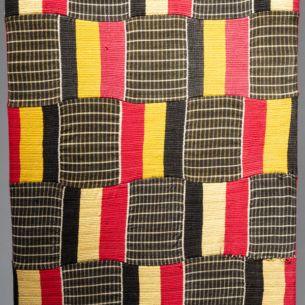 A GORGEOUS + GRAPHIC EWE TRIBE CLOTH FROM GHANA ( No 1757)