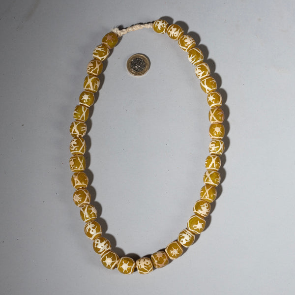 YELLOW GLASS BEAD NECKLACE FROM JAVA, INDONESIA( No 1473)