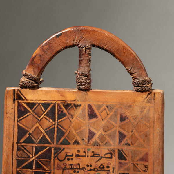 A VERY STRIKING WRITING BOARD FROM HAUSA TRIBE NIGERIA W.AFRICA( No 1831)