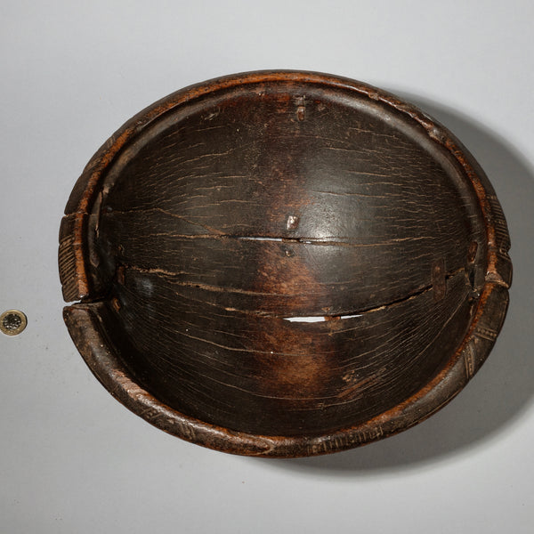 A SUPERBLY PATINATED WOODEN BOWL FROM TUAREG TRIBE NIGER W. AFRICA ( No 1810)