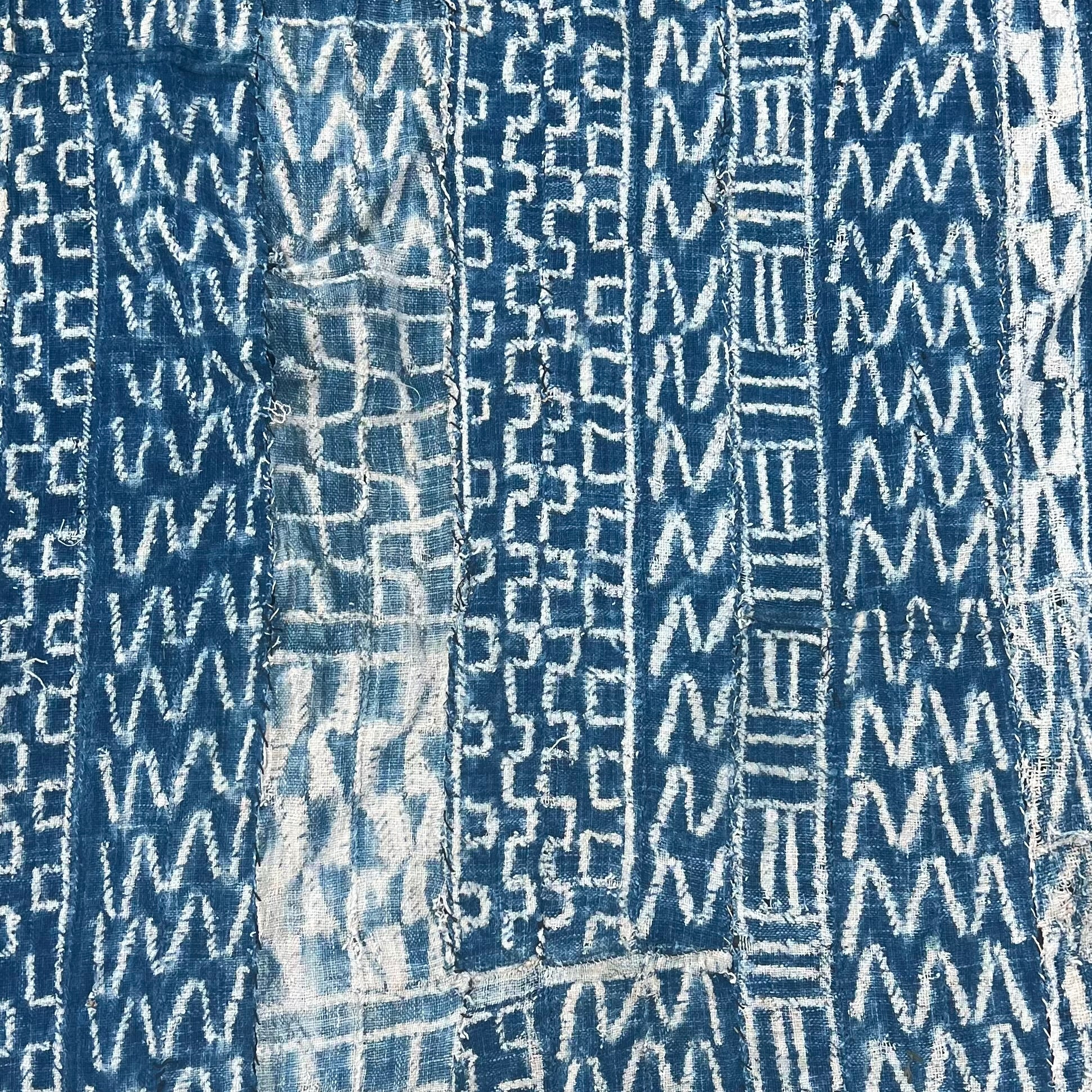 A PRETTY PATTERNED NDOP STRIP WEAVE FABRIC FROM BAMILEKE TRIBE OF CAMEROON( No 5108 )