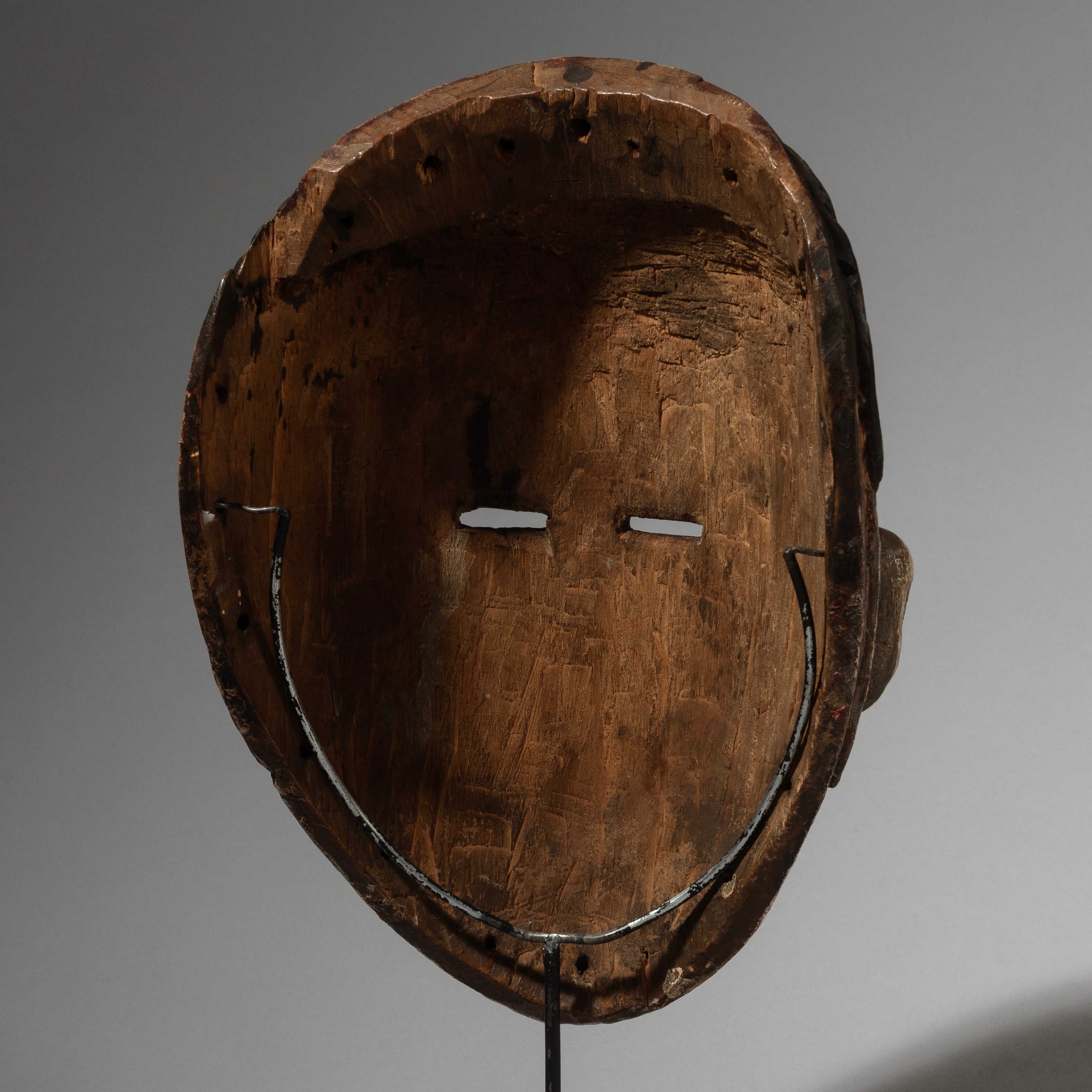 A UNIQUE ARTISTIC IGBO  MASK FROM NIGERIA EX UK COLLECTION   ( No 2963 )