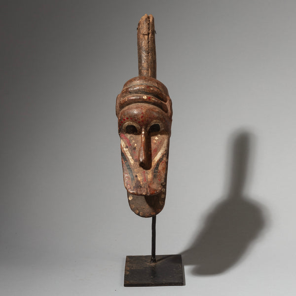 A RARE PASSPORT MASK WITH REMNANTS OF PAINT, MOSSI TRIBE OF BURKINA FASO W AFRICA ( No 2876 )