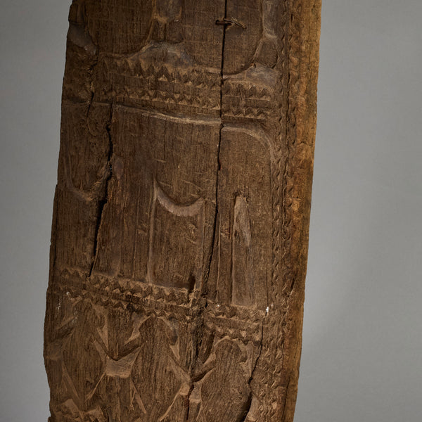 A GRANARY SHUTTER WITH ANIMAL MOTIFS, FROM MALI ( No 3015 ) (Copy)