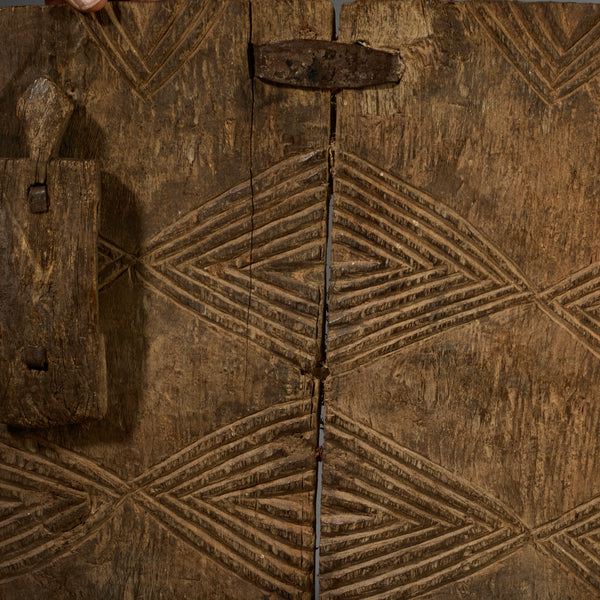 A GRANARY SHUTTER WITH ANIMAL MOTIFS, FROM MALI ( No 3015 ) (Copy)