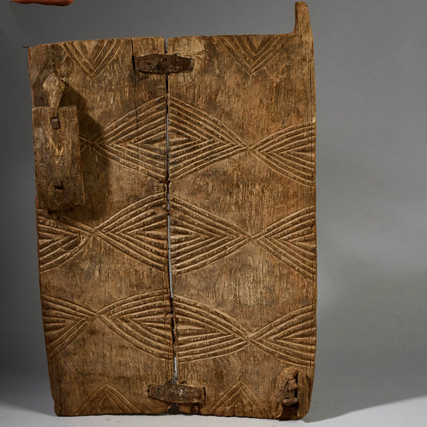 A FIGURATIVE SMALL DOGON GRANARY SHUTTER, FROM MALI ( No 6219)