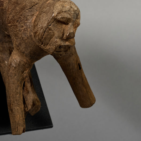 A RARE SHAPED ORGANIC LOBI THIL FIGURE, BURKINA FASO ( No 6256)