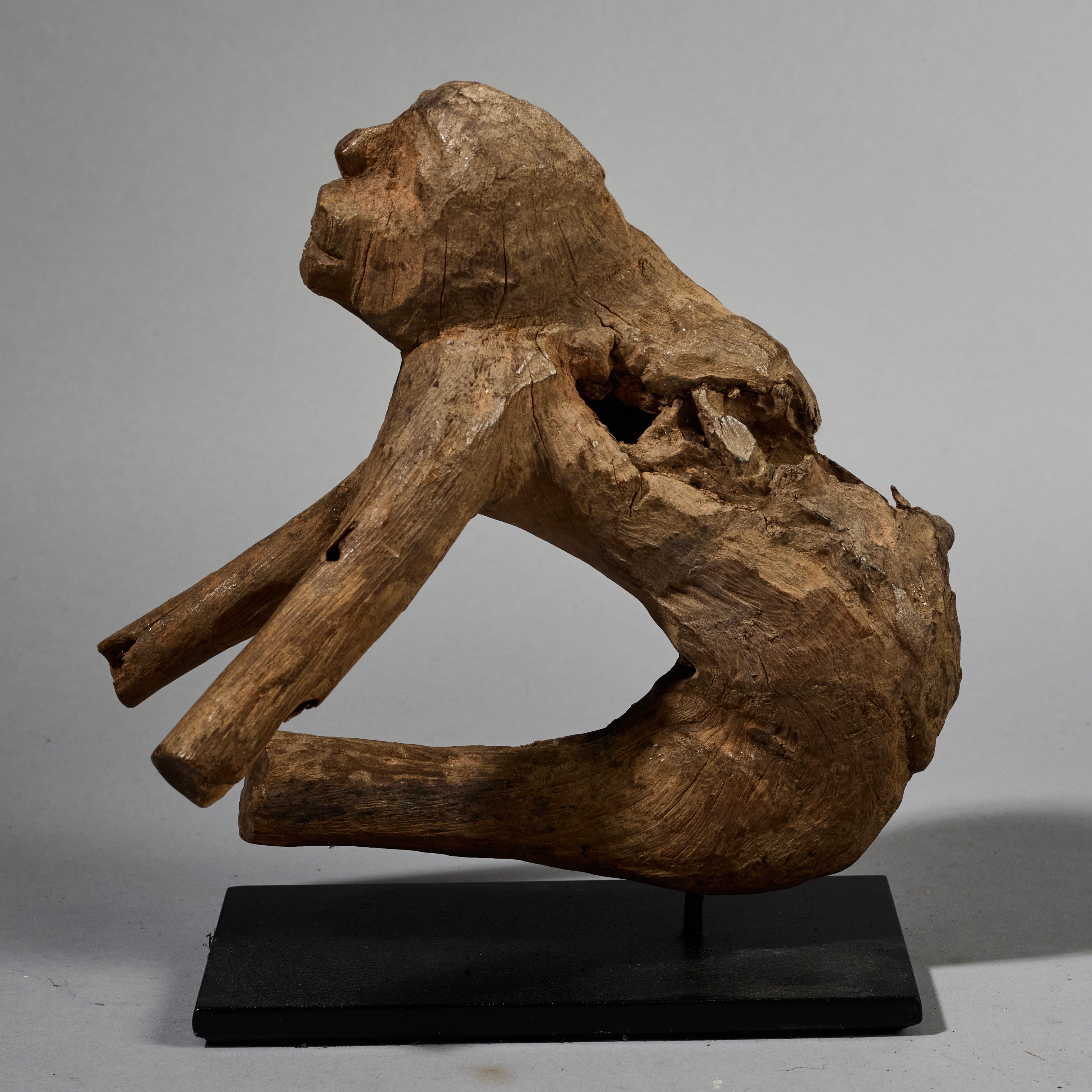 A RARE SHAPED ORGANIC LOBI THIL FIGURE, BURKINA FASO ( No 6256)