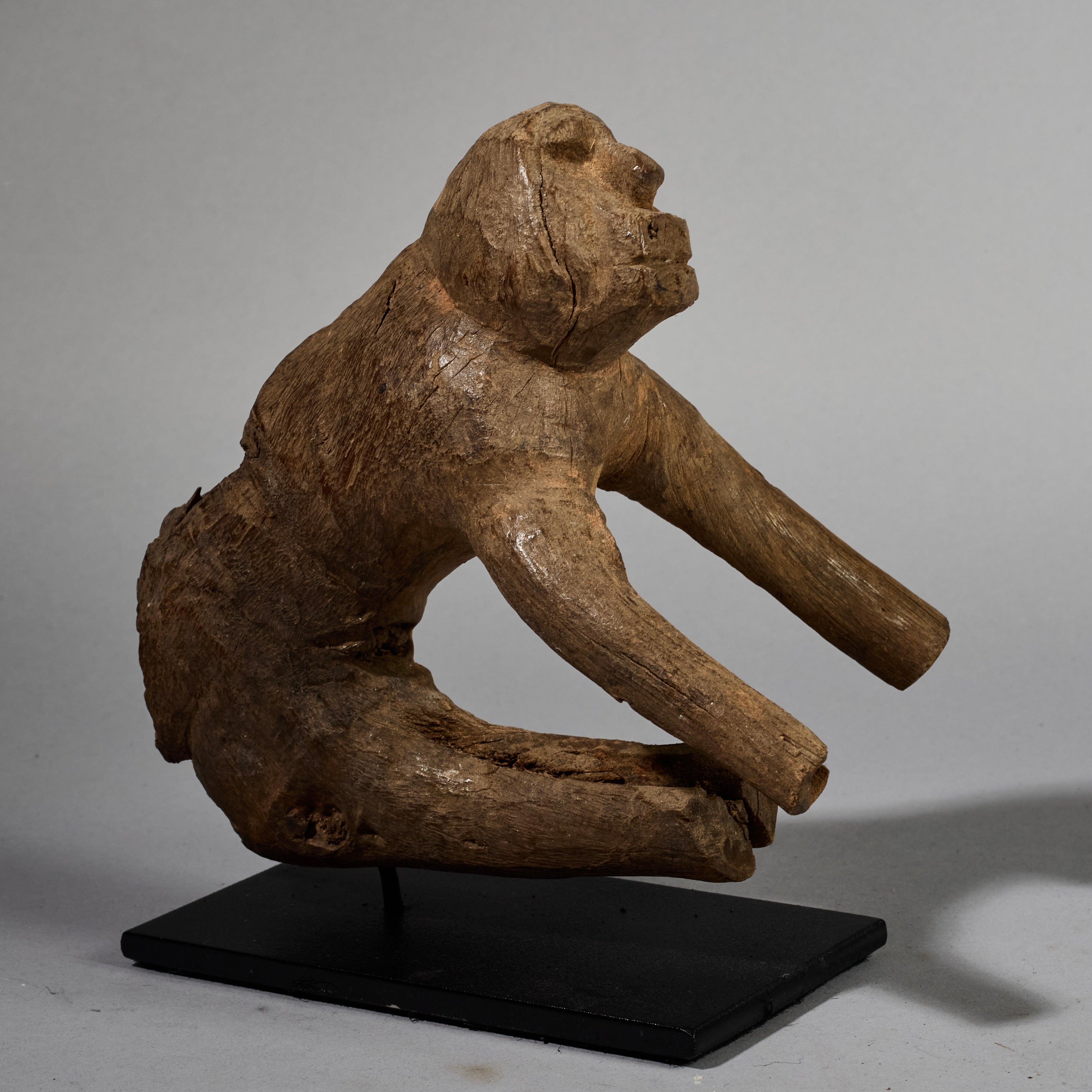 A RARE SHAPED ORGANIC LOBI THIL FIGURE, BURKINA FASO ( No 6256)