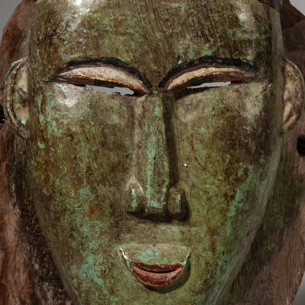 A PRETTY PAINTED MASK WITH FIGURE ON TOP, BAULE TRIBE IVORY COAST, (No 2947 )