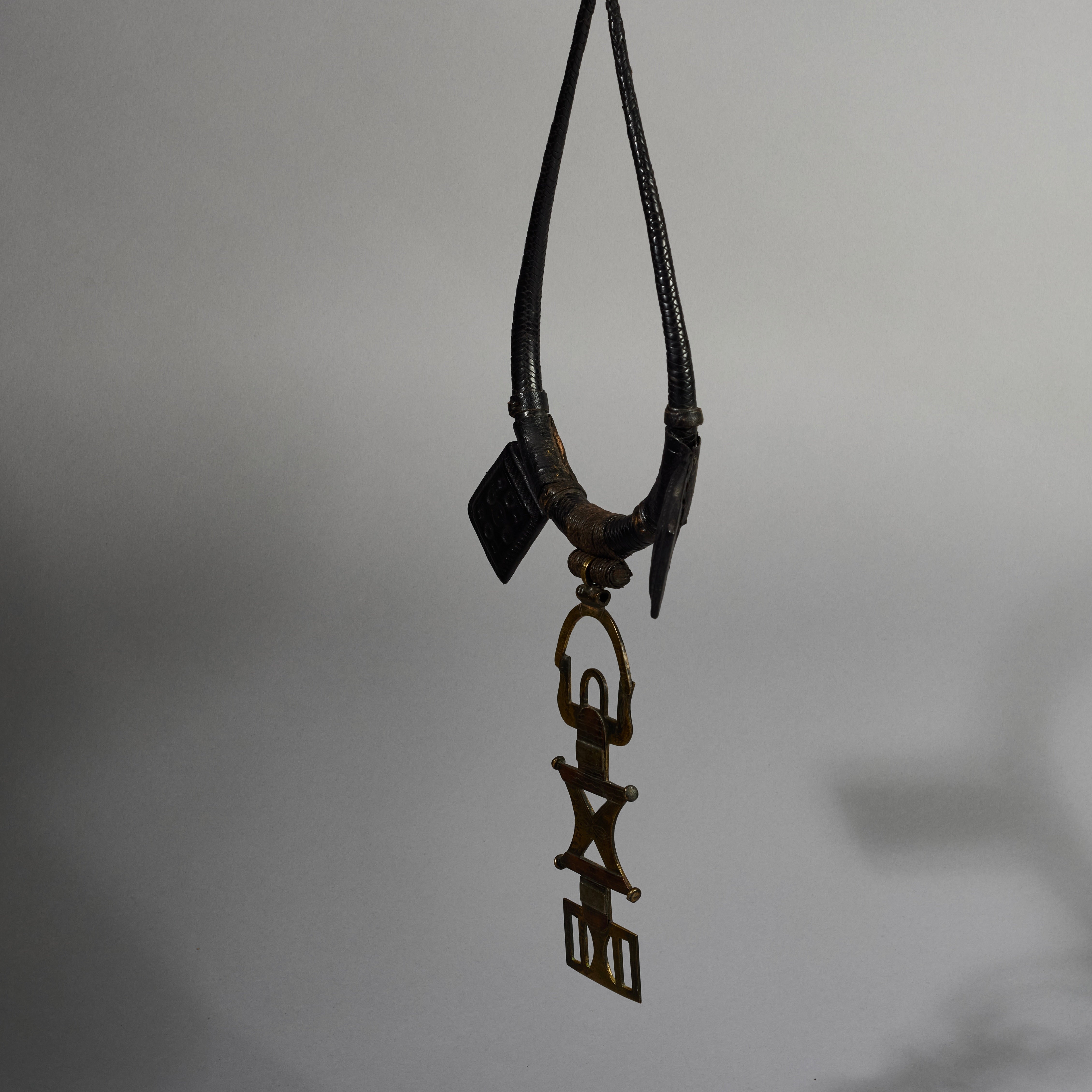 A CHARACTERFUL LEATHER TALISMAN GRIS GRIS NECKLACE, TUAREG TRIBE NIGER ( No 6250)