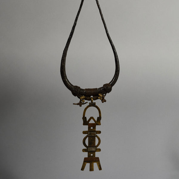 A CHARACTERFUL LEATHER TALISMAN GRIS GRIS NECKLACE, TUAREG TRIBE NIGER ( No 6248)