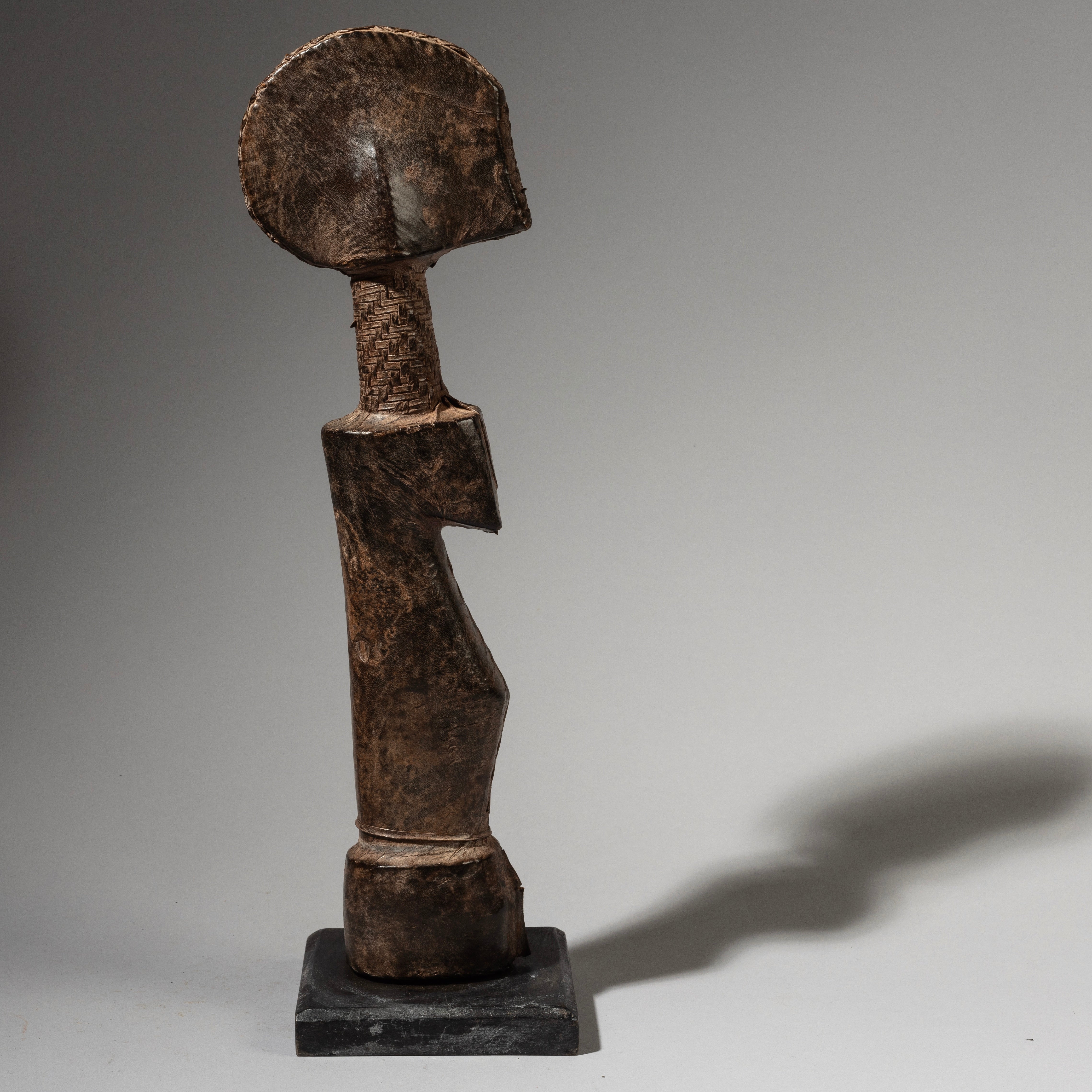 A TALL CYBORG MOSSI DOLL FROM BURKINA FASO  ( No 2922 )