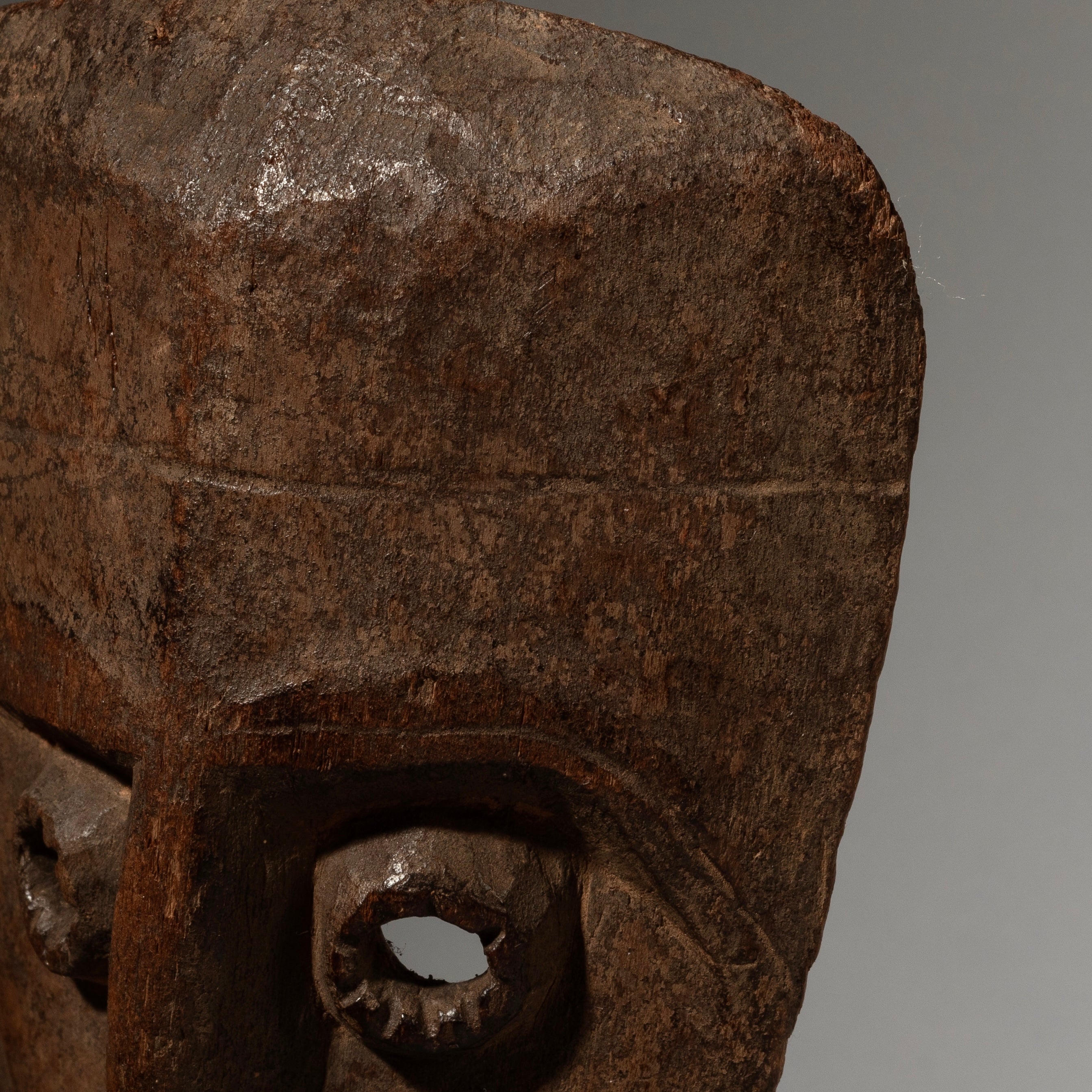 A SIMPLE MASK FROM BURKINA FASO ( No 2919 )