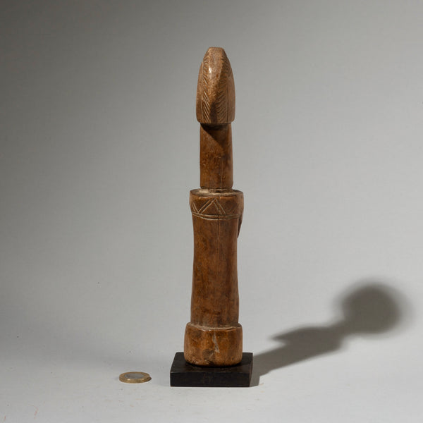 A SCULPTURAL DOLL, MOSSI TRIBE BURKINA FASO ( No 2874 )