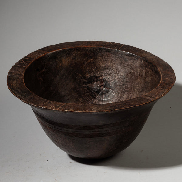 A MEDIUM-LARGE, LUSCIOUS +DEEP WOODEN BOWL FROM TUAREG TRIBE NIGER W. AFRICA ( No 2884 )