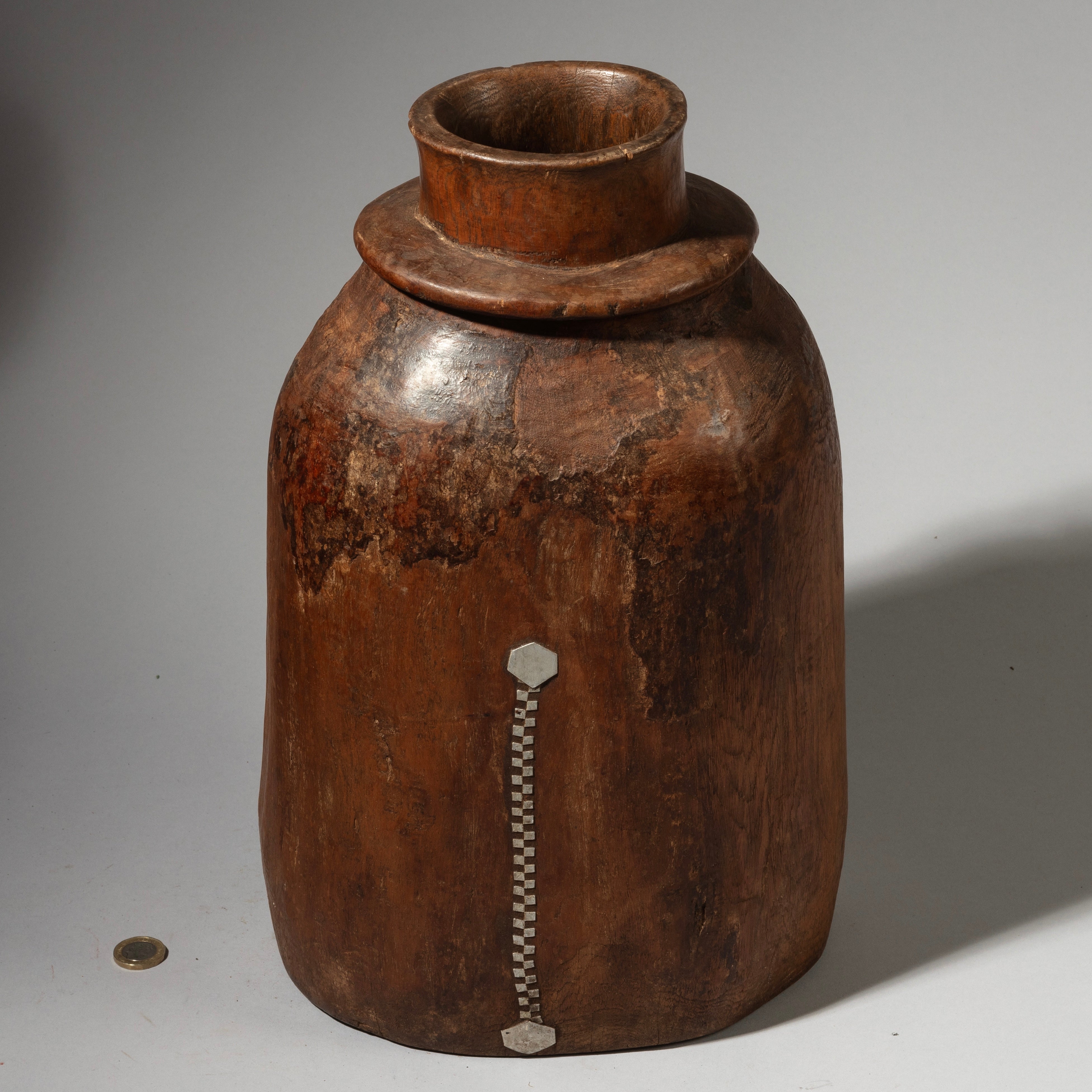 A EXTRA LARGE BIG, DRAMATIC TUTSI HONEY POT FROM RWANDA E.AFRICA( No 2929 )