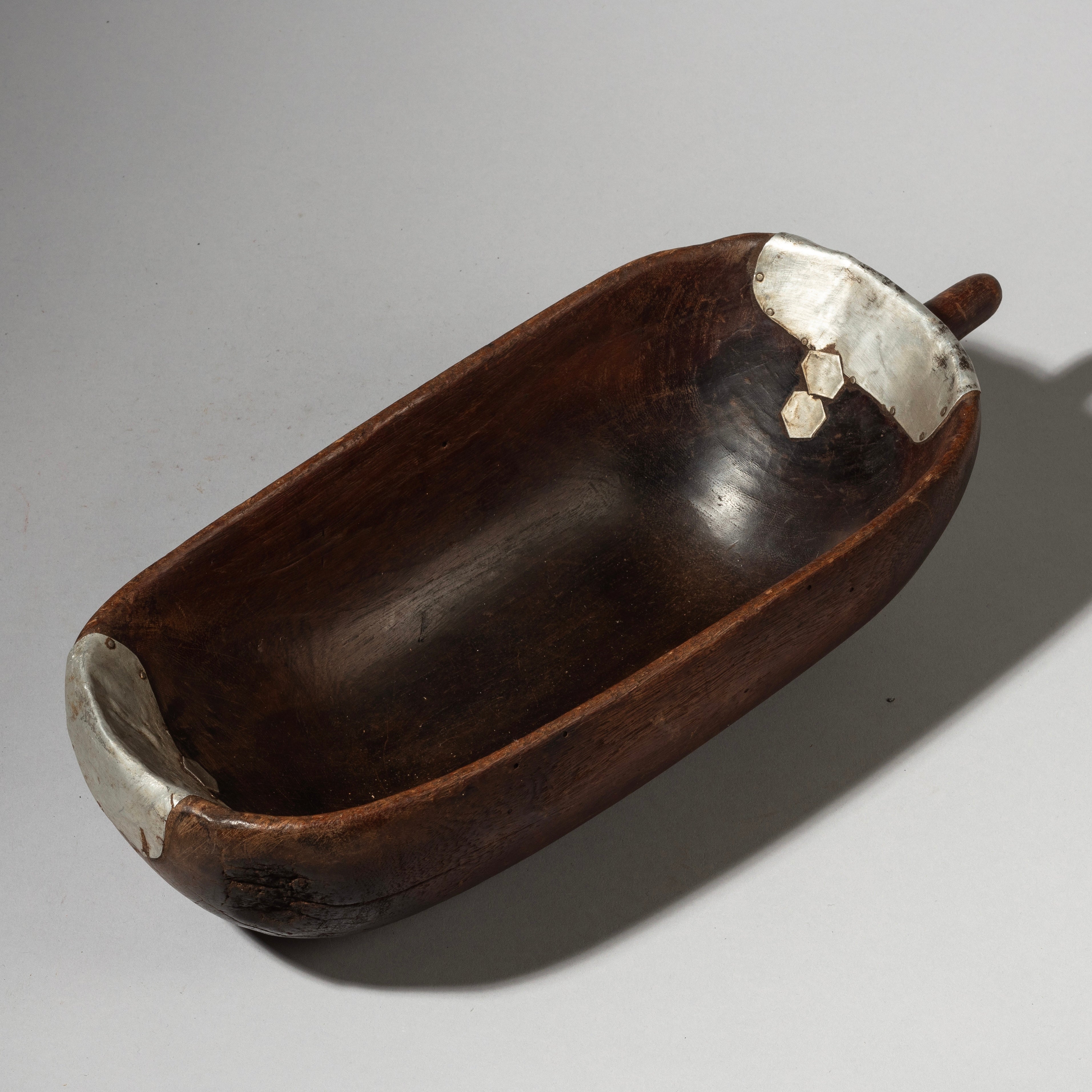 A DEEP WOODEN BOWL WITH METAL INDIGENOUS REPAIRS FROM THE TUTSI TRIBE OF RWANDA ( No 2866 )