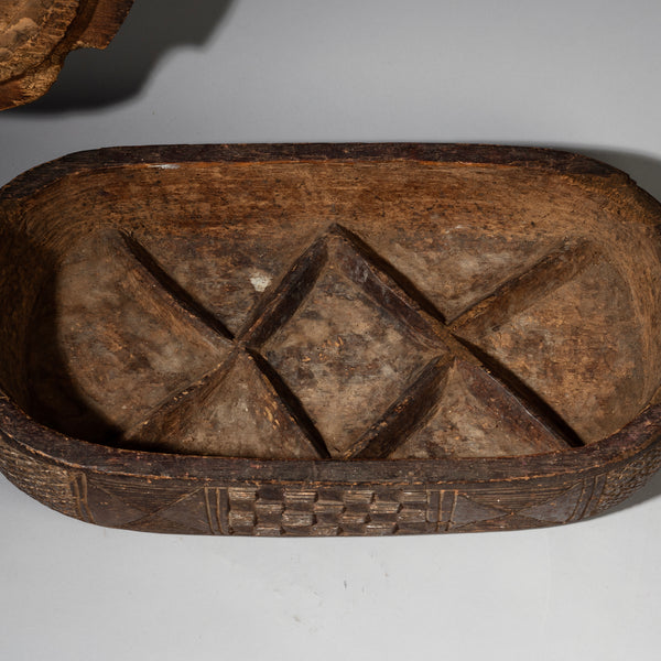 A HUGE, RARE +REFINED DIVINATION BOX FROM YORUBA TRIBE NIGERIA W.AFRICA ( No 2035)