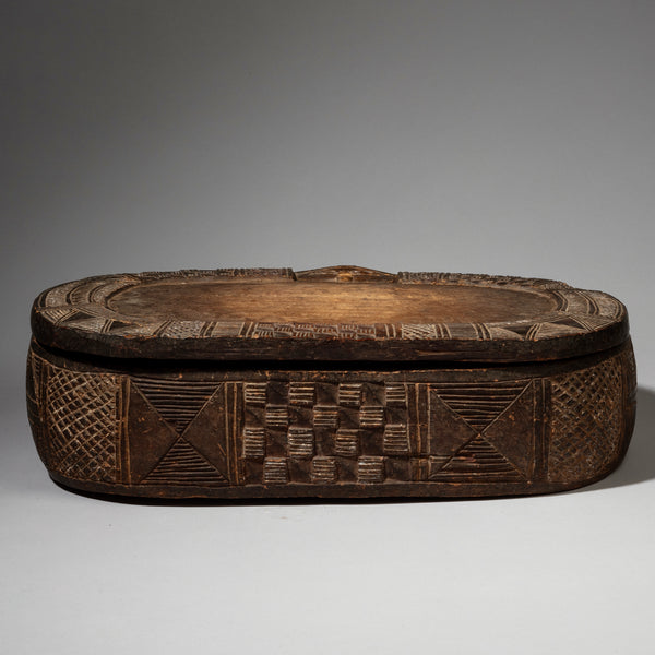 A HUGE, RARE +REFINED DIVINATION BOX FROM YORUBA TRIBE NIGERIA W.AFRICA ( No 2035)