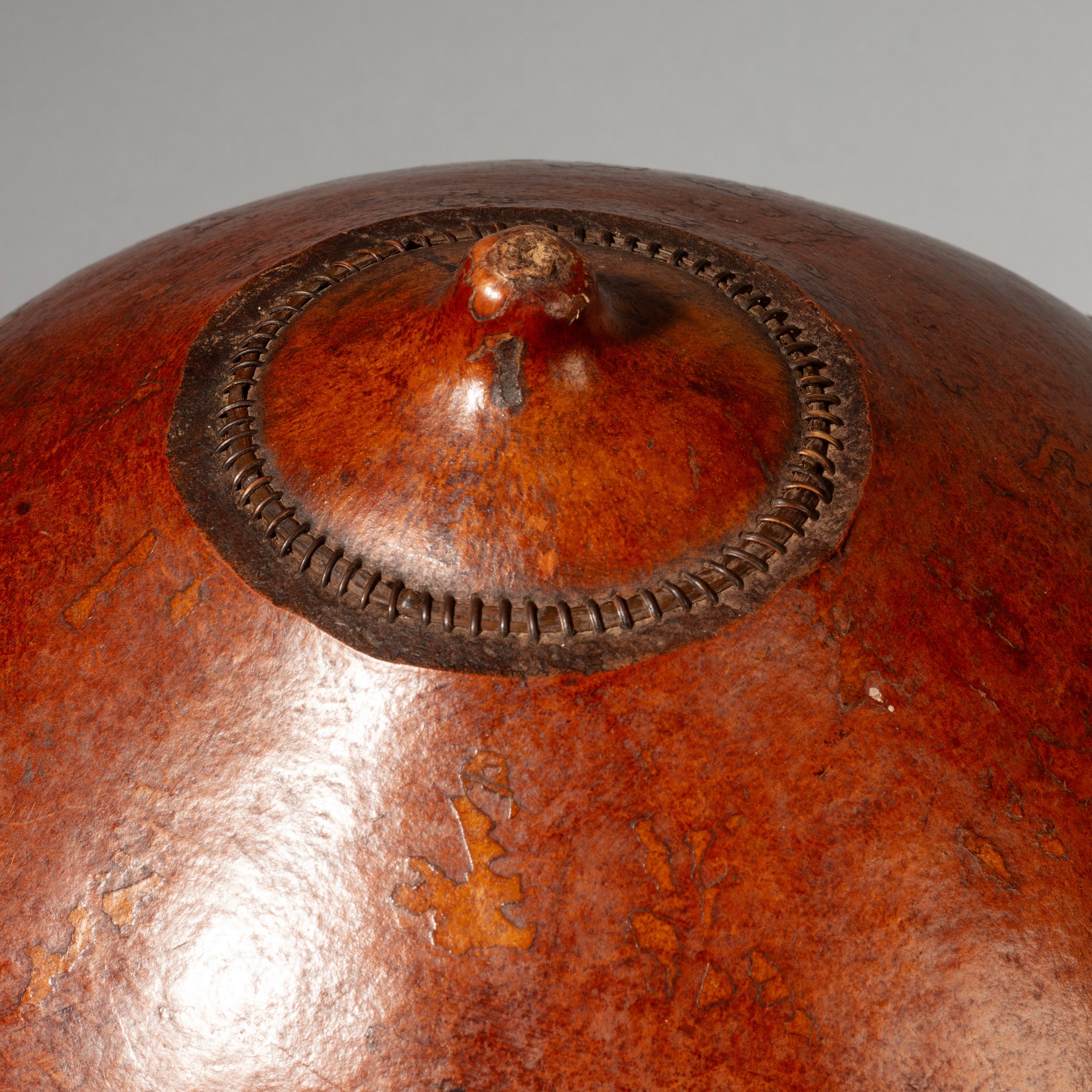 AN ELEGANT GOURD, GURUNSI TRIBE BURKINA FASO ( No 2918 )