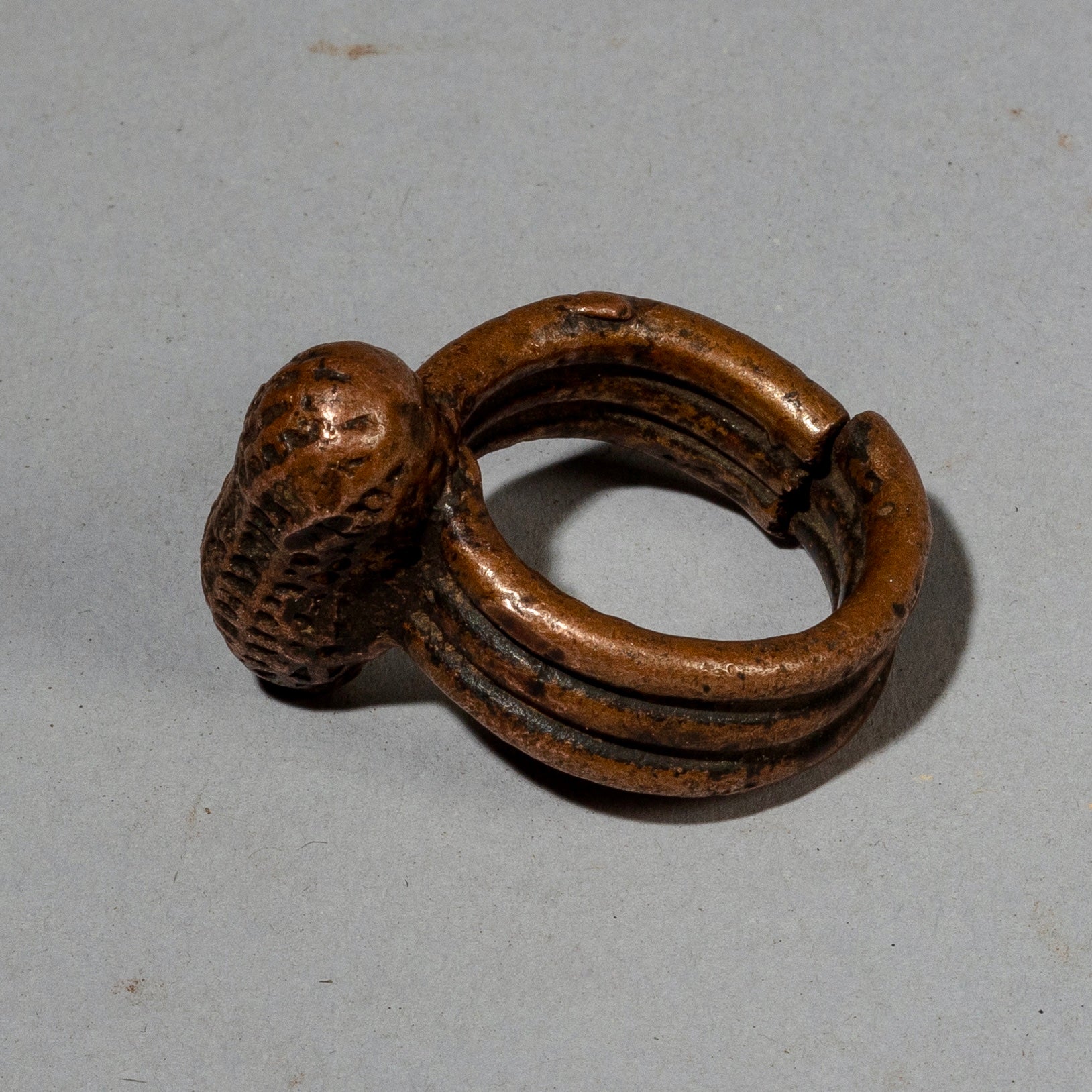 A GLORIOUS GROUND NUT / PEANUT RING, BAULE TRIBE IVORY COAST W.AFRICA( No 2017)