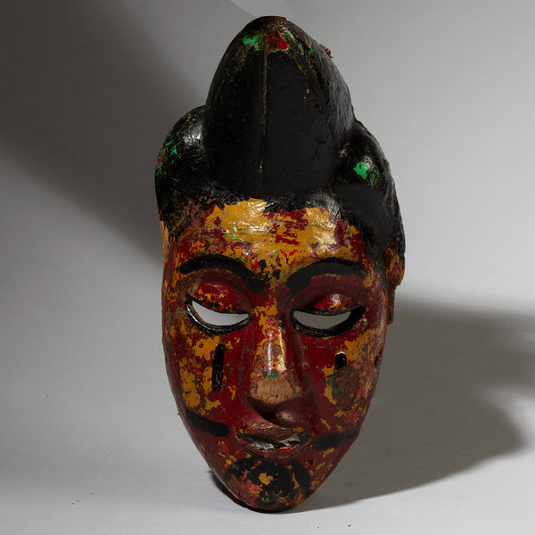 A PRETTY RED PAINTED IBIBIO MASK FROM NIGERIA W.AFRICA ( No 2946 )